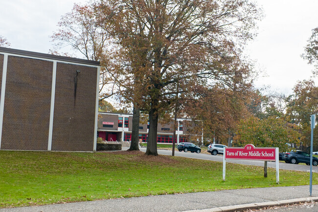 Turn of River Middle School is in New Canaan CT.