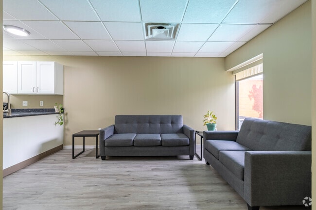 University Towers - UofM Student Housing, Ann Arbor, MI 48104 - photo 6