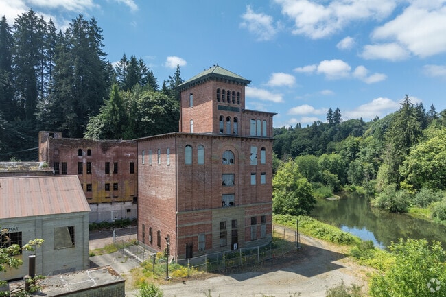 The Olympia Brewing Company was a significant beer factory founded in Tumwater Hill.