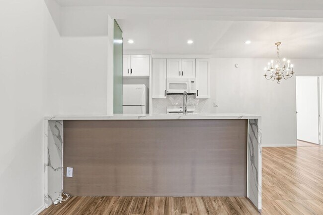 5500 Lindley Ave, Encino, CA 91316 - photo 4