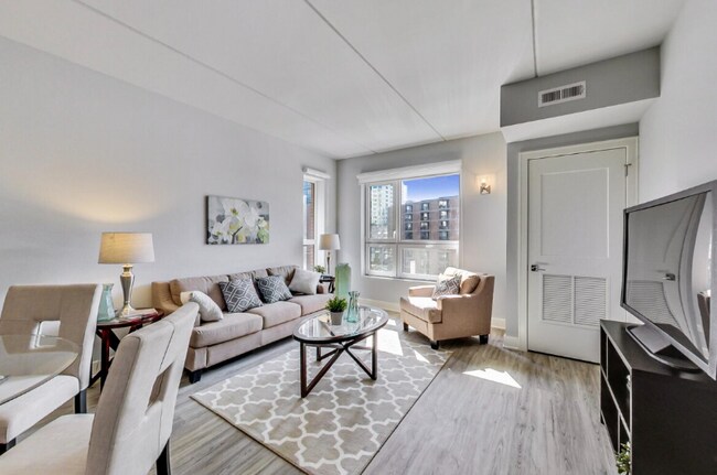 NEW - Arthurs of Old Town Apartments, Chicago, IL 60610 - photo 3