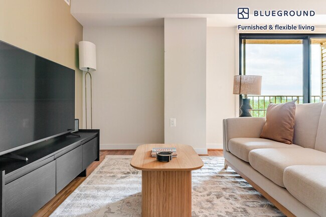 2500 Clarendon Blvd unit FL6-ID1128, Arlington, VA 22201 - photo 4