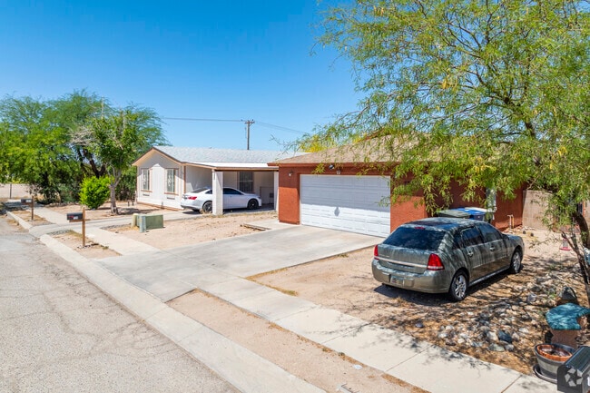 The neighborhood of Drexel Park boasts Spanish Revival architecture that captures the essence of Southwestern design, with its warm colors and inviting facades.