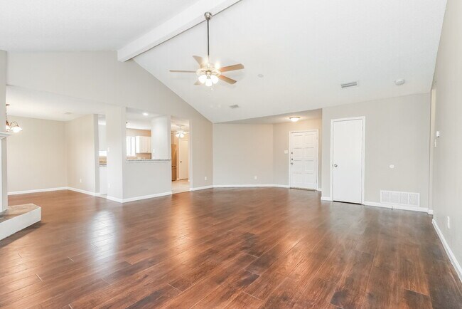 4213 Claremont Dr, Grand Prairie, TX 75052 - photo 4