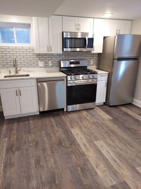 5015 N Capitol St NE unit B, Washington, DC 20011 - photo 1