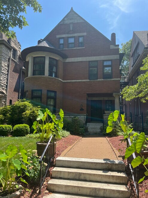 4124 W Pine Blvd unit Rented, Saint Louis, MO 63108 - photo 1