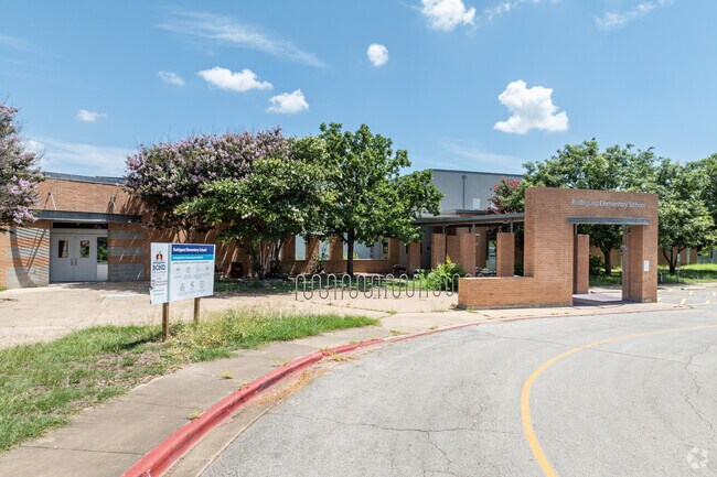 Rodriguez Elementary School earns an overall C+ rating from Niche.