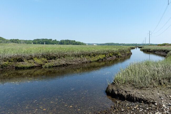 There is no shortage of beauty throughout Hampton Falls.