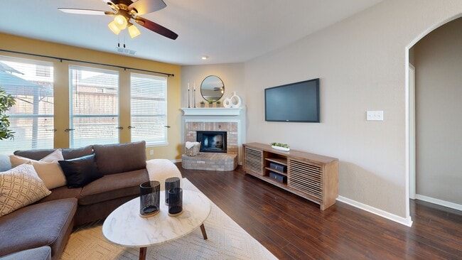 5545 Dunn Hill Dr, Fort Worth, TX 76137 - photo 2