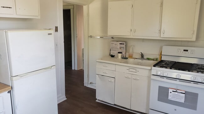 3 Church St unit 3, Stamford, NY 12167 - photo 2