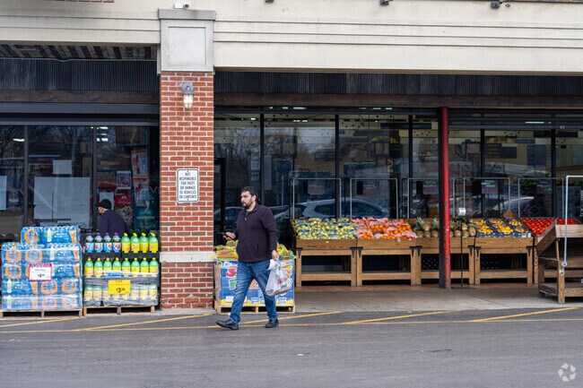 Residents can get their groceries at Rio Valley Market in West Grand Ave.