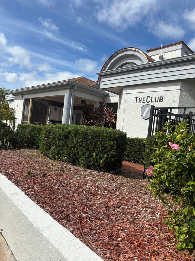 1967 Cormorant Ct, Clearwater, FL 33762 - photo 2