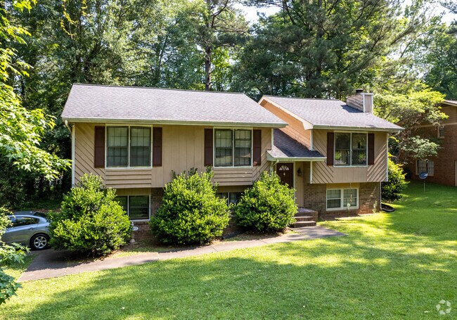 Split Level homes in Carrollton are common with large front yards.