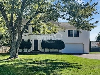 2814 Sutherland Dr, Thompsons Station, TN 37179
