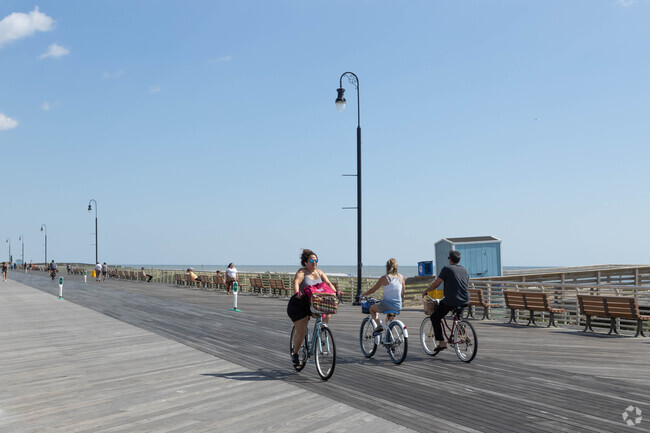 The Long Beach Boardwalk is nearby to Barnum Island and enjoyed by all.