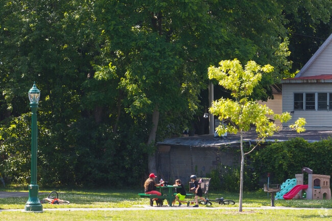 Orchard Park is a great spot in Mont Pleasant to have a meal with your family.