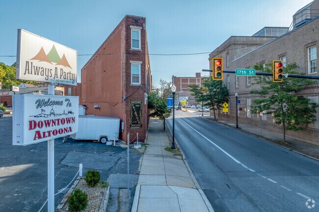 Eldorado is 4 miles south of downtown Altoona, and locals can get there using Broad Avenue.