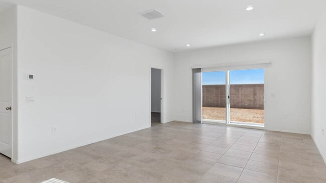 2103 W Sheridan Ave, Apache Junction, AZ 85120 - photo 7