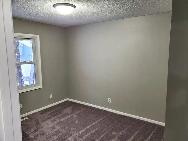 616 E Hackley Ave, Des Moines, IA 50315 - photo 4