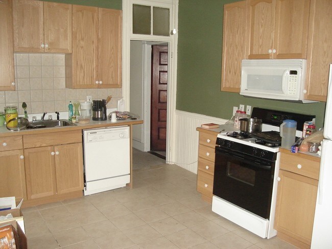 794 Boylston St unit 2, Chestnut Hill, MA 02467 - photo 2