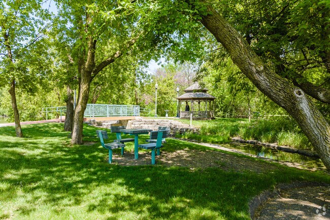 Olde Schaumburg Centre Park offers wooded walking trails and shaded picnic tables.