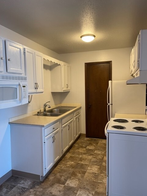 3720 57th St, Des Moines, IA 50310