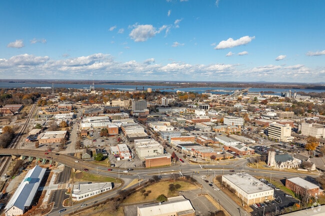 Old Decatur combines historic architecture with modern conveinences.