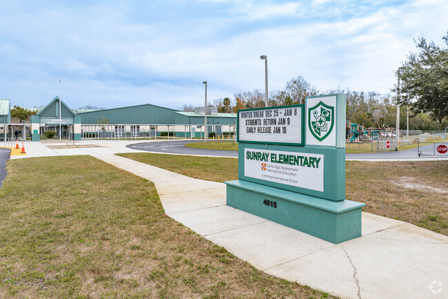 Sunray Elementary School has 384 students in grades PK, K-5.
