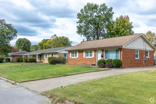 The median home in Lorraine Park was constructed in 1952.