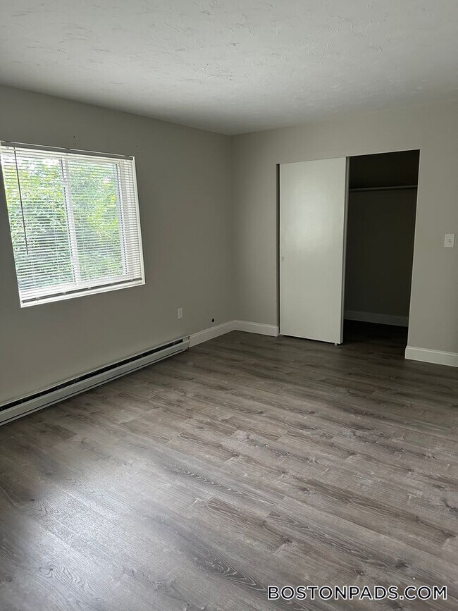 310 Thompson Rd unit 322, Webster, MA 01570 - photo 2