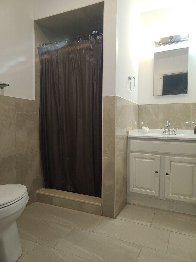 213 E 9th Ave unit 2, Roselle, NJ 07203 - photo 2