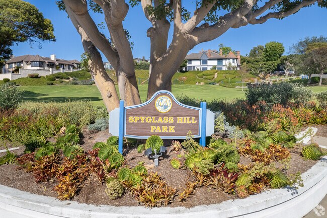 Harbor Ridge residents have convenient access to Spyglass Hill Park.