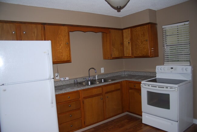 15724 Cook Rd unit A, Biloxi, MS 39532 - photo 4