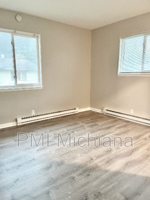 2261 N Johnson St, South Bend, IN 46628 - photo 3