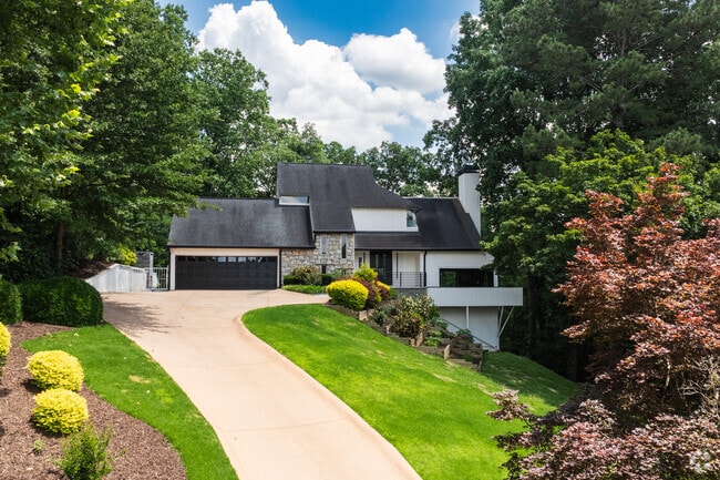 Set back on spacious, wooded lots, homes in North Riverside showcase diverse architecture and a sense of privacy rarely found this close to the city.