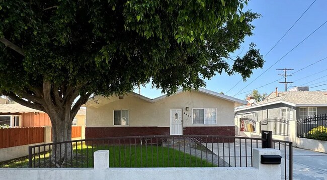 8827 Darby Ave unit Master, Northridge, CA 91325 - photo 5