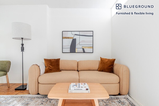 300 E 46th St unit FL8-ID2164, New York, NY 10017 - photo 2