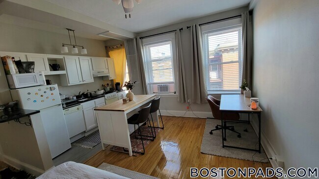 1185 Commonwealth Ave unit 15, Allston, MA 02134 - photo 3