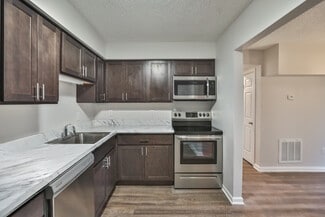 1 Juniper Dr, Delmar, NY 12054