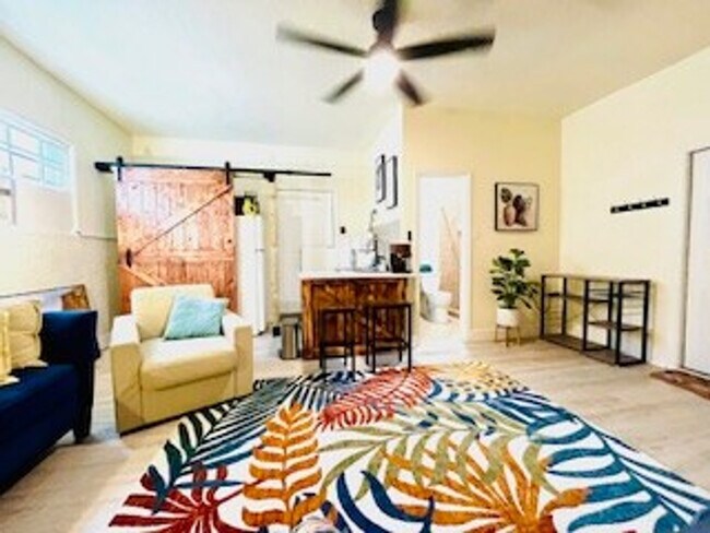 507 NE 34th St unit ID1231716P, Oakland Park, FL 33334 - photo 2