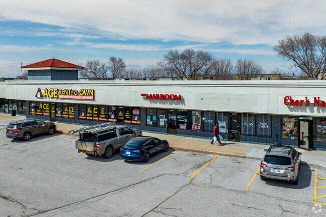 There are many shopping options near Disney on L Street.