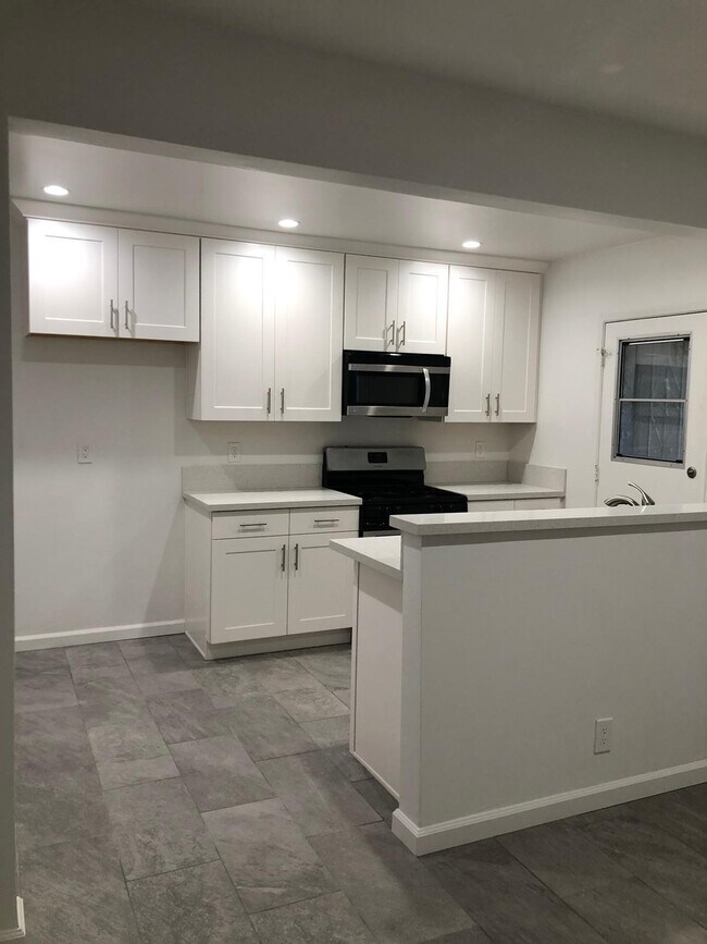 319 Mariposa Ave Unit A, Sierra Madre, CA 91024