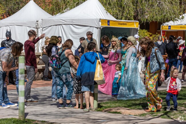 The annual Tucson Festival of Books brings residents from Amphi to the UArizona Campus.