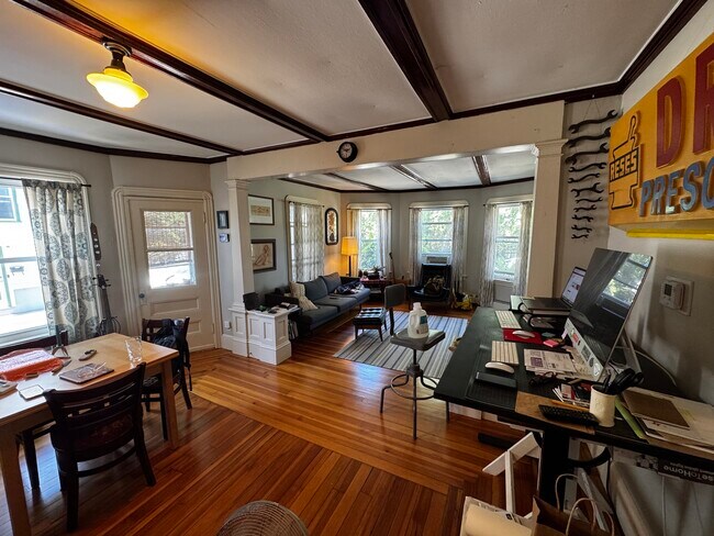 178 Oak Hill Ave unit First Floor, Pawtucket, RI 02860 - photo 4