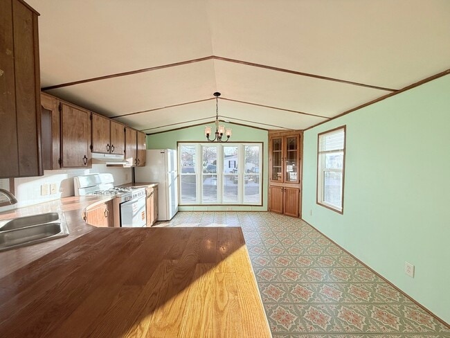 52335 Harrisburg Ln, New Baltimore, MI 48051 - photo 4