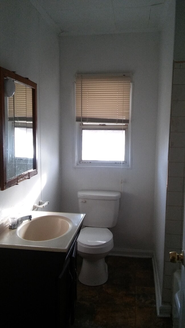 3719 Saint Victor St, Brooklyn, MD 21225 - photo 4