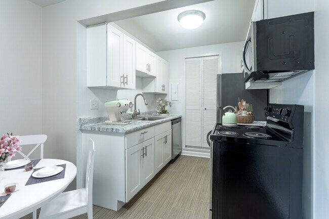 Parc on 12, Southfield, MI 48034 - photo 4