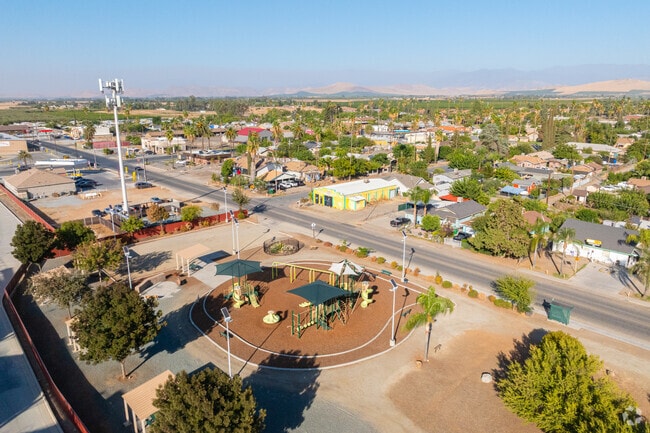 Terra Bella’s residential streets sit near busy roads and playgrounds for growing families.