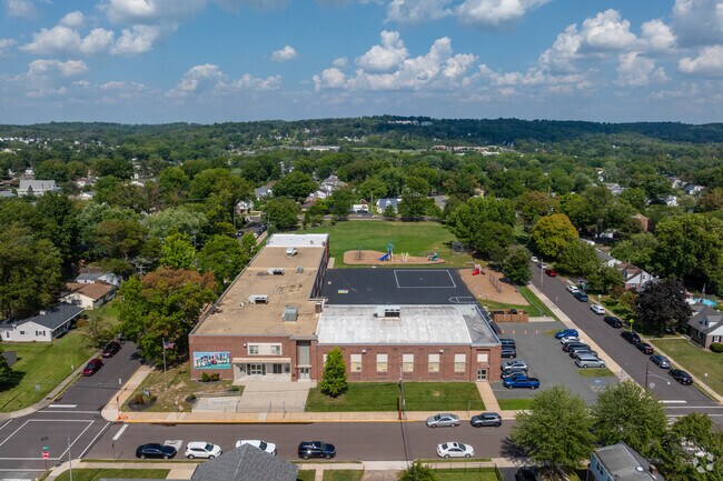 Franklin Elementary Schoolis nestled within residential community in Pottstown.