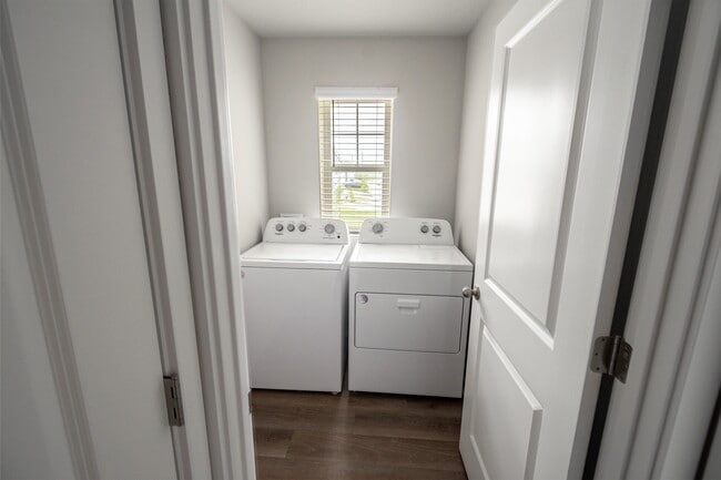 5502 144th St, Urbandale, IA 50323 - photo 6